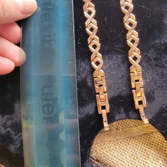 Armitron Womens Quartz Watch Gold Crystal Dress Watch Set Gift for Her - Picture 5 of 14